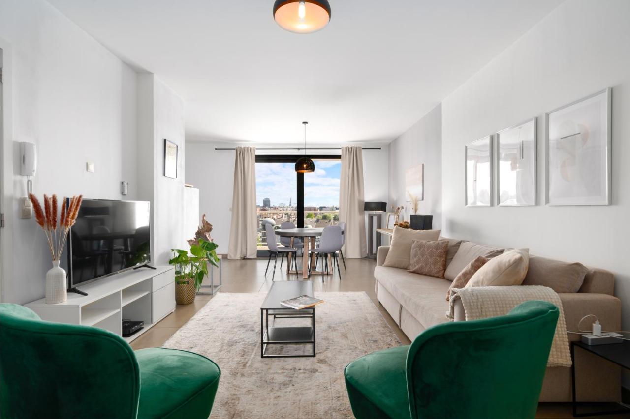 Shs Homes-Luxe Highrise, 2 Bedrooms, Kitchen, Free Parking, Stunning View, Large Tarrasse, Workspace Hasselt Zewnętrze zdjęcie